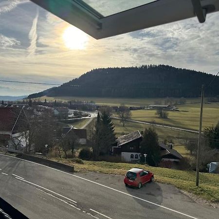 Loft Wohnung Mit Toller Aussicht Messstetten Eksteriør billede